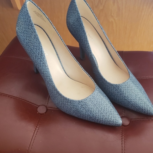 Shoes - Picture 2 of 2